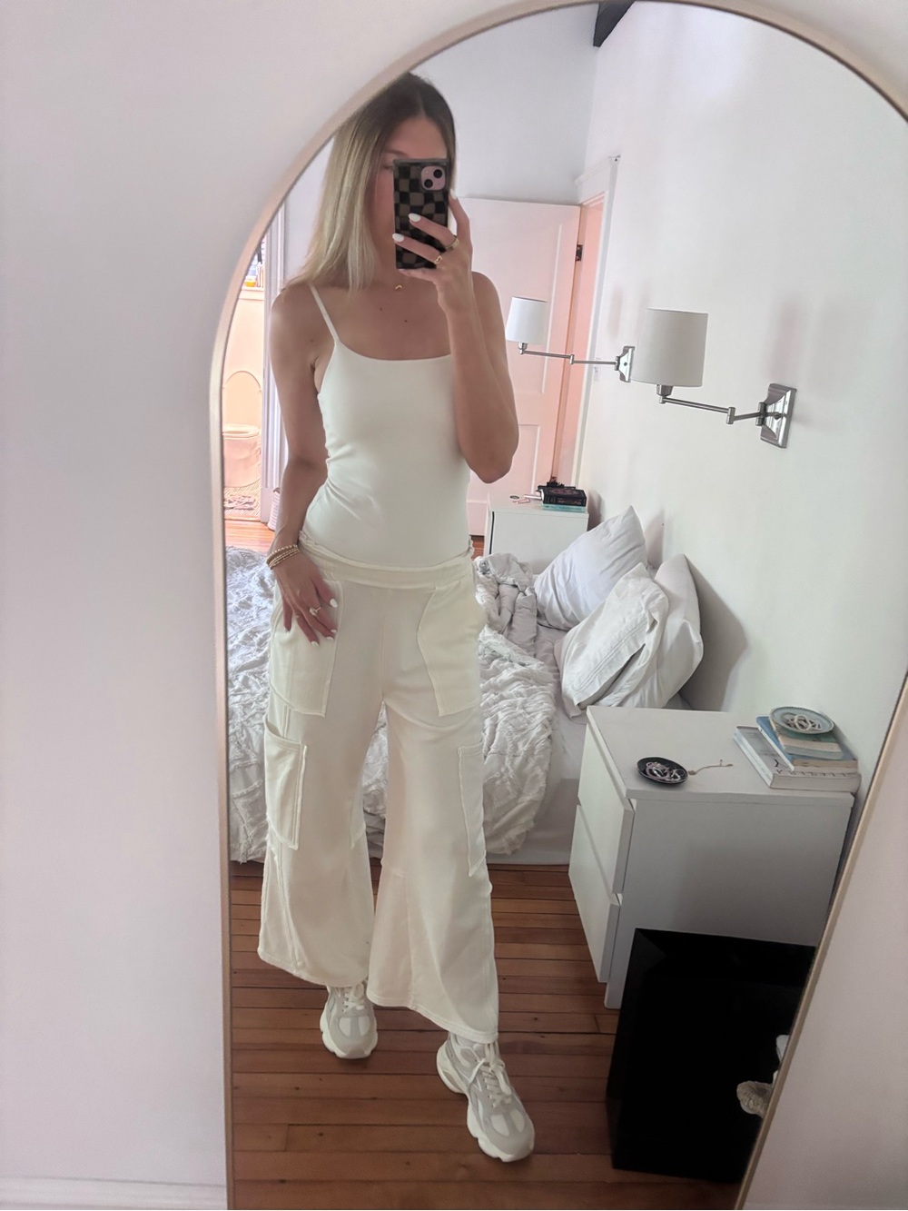 Double Zero Spicy White Cargo Pants — Small